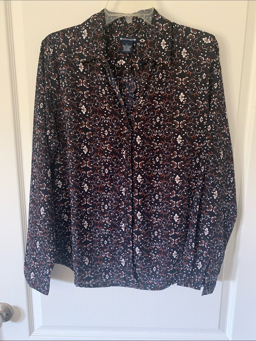 Architect Women's Navy Blue Floral Button-Up Blouse
